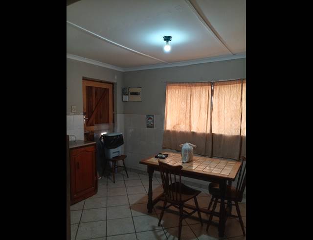 4 BEDROOM HOUSE FOR SALE IN UMLAZI H